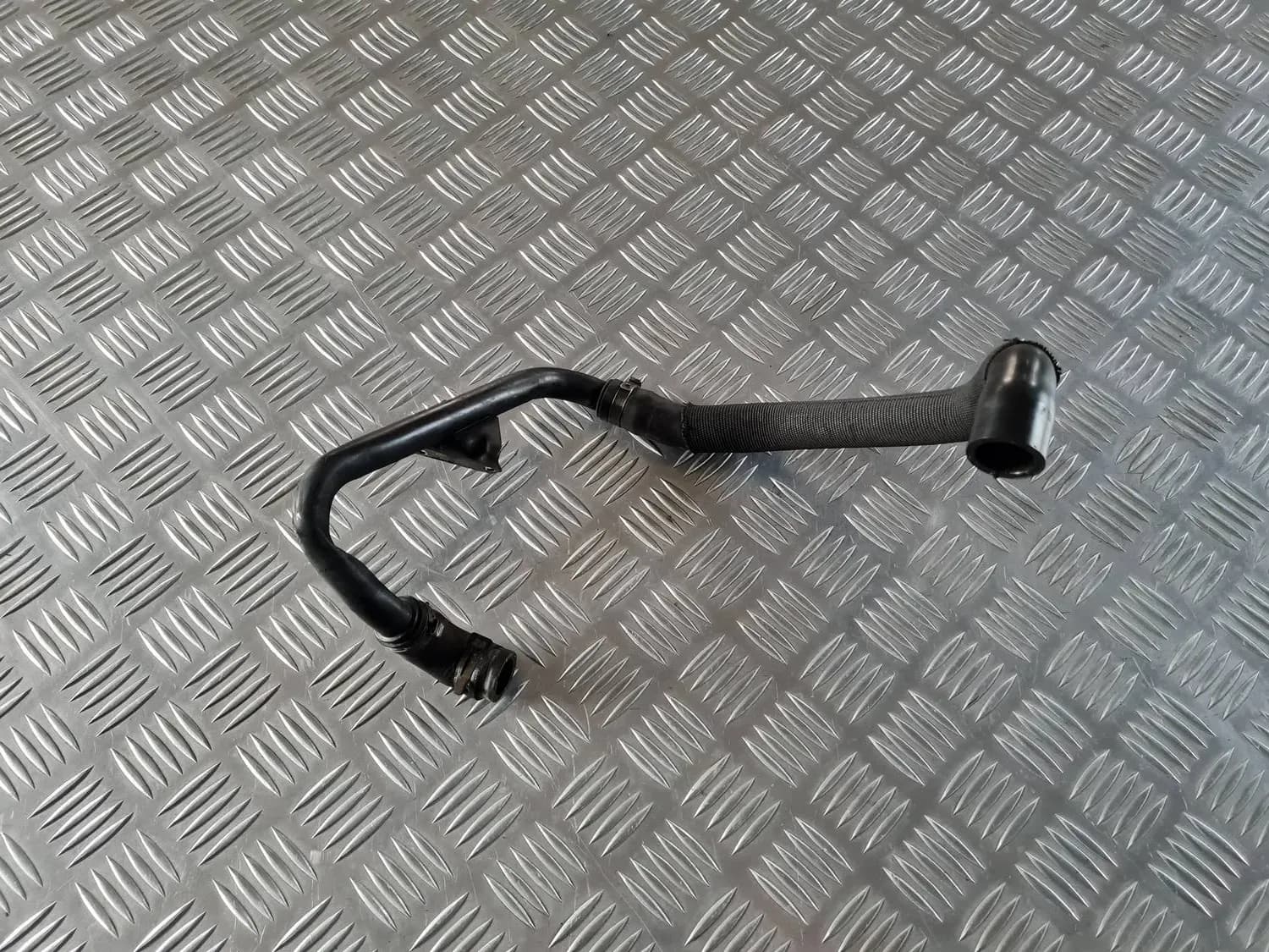 Tuyau d'aération du puisard AUDI A6 2008 - foto 3