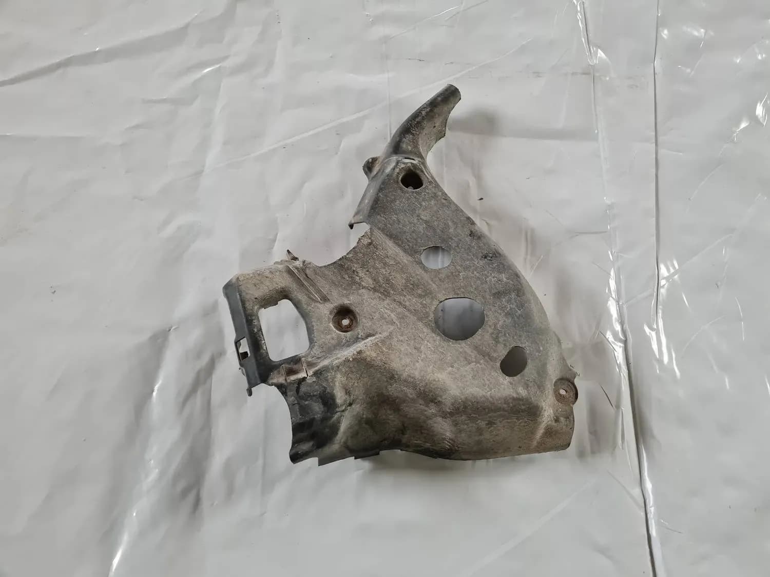 Protège-bras de suspension arrière AUDI A6 2008