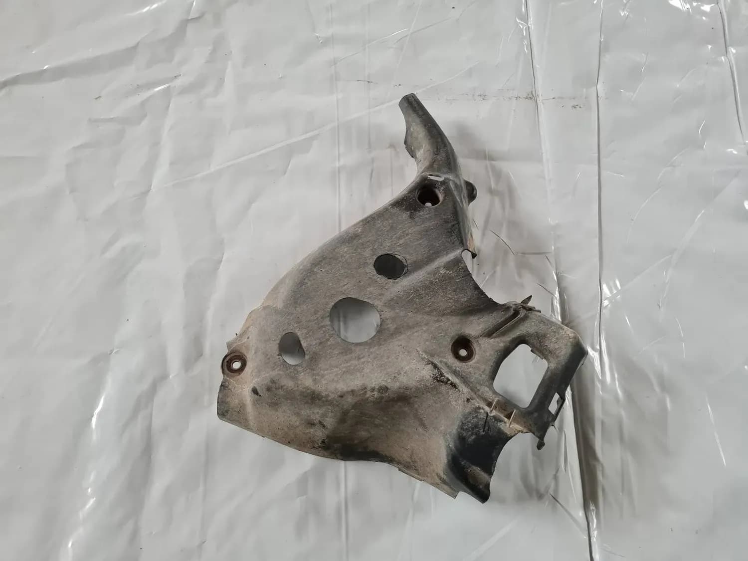 Protège-bras de suspension arrière AUDI A6 2008 - foto 4
