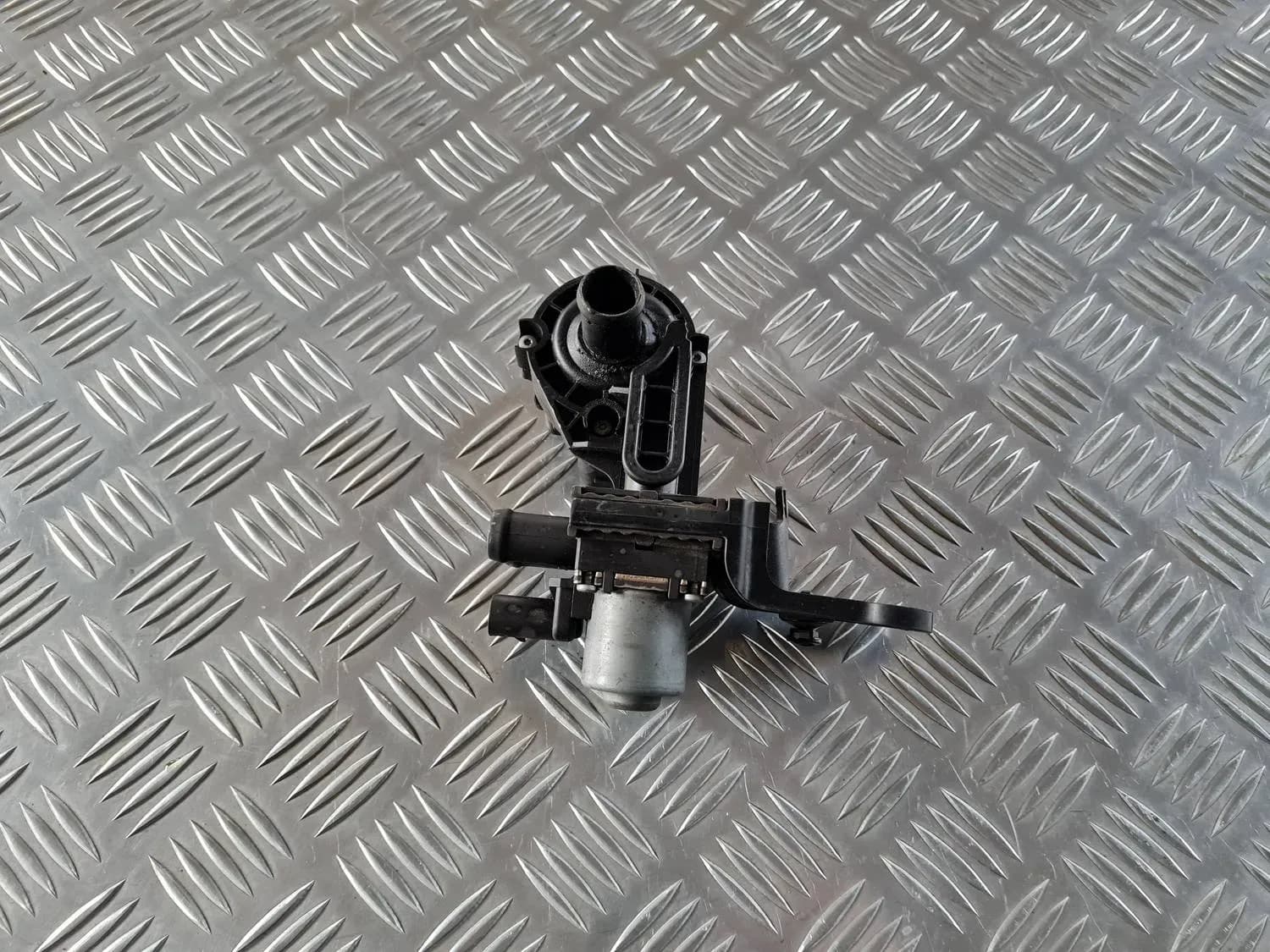 Vanne de radiateur de chauffage AUDI A6 2008 - foto 4