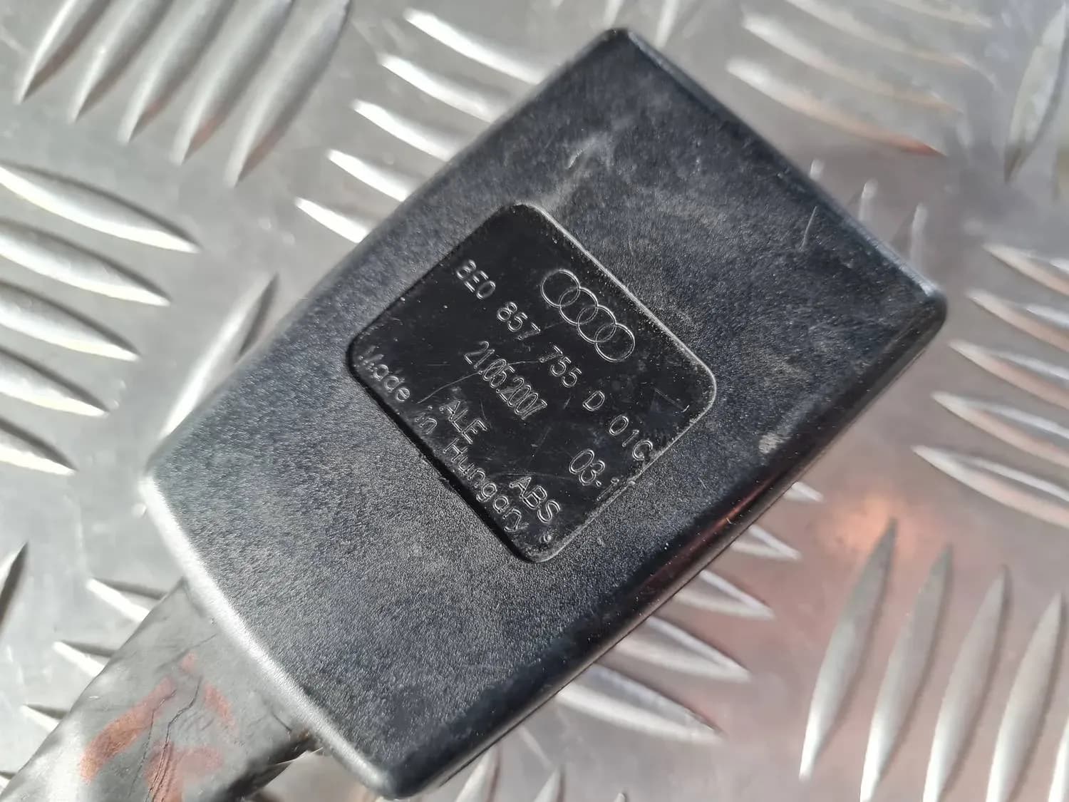 Boucle de ceinture de sécurité avant AUDI A6 2008 - foto 4