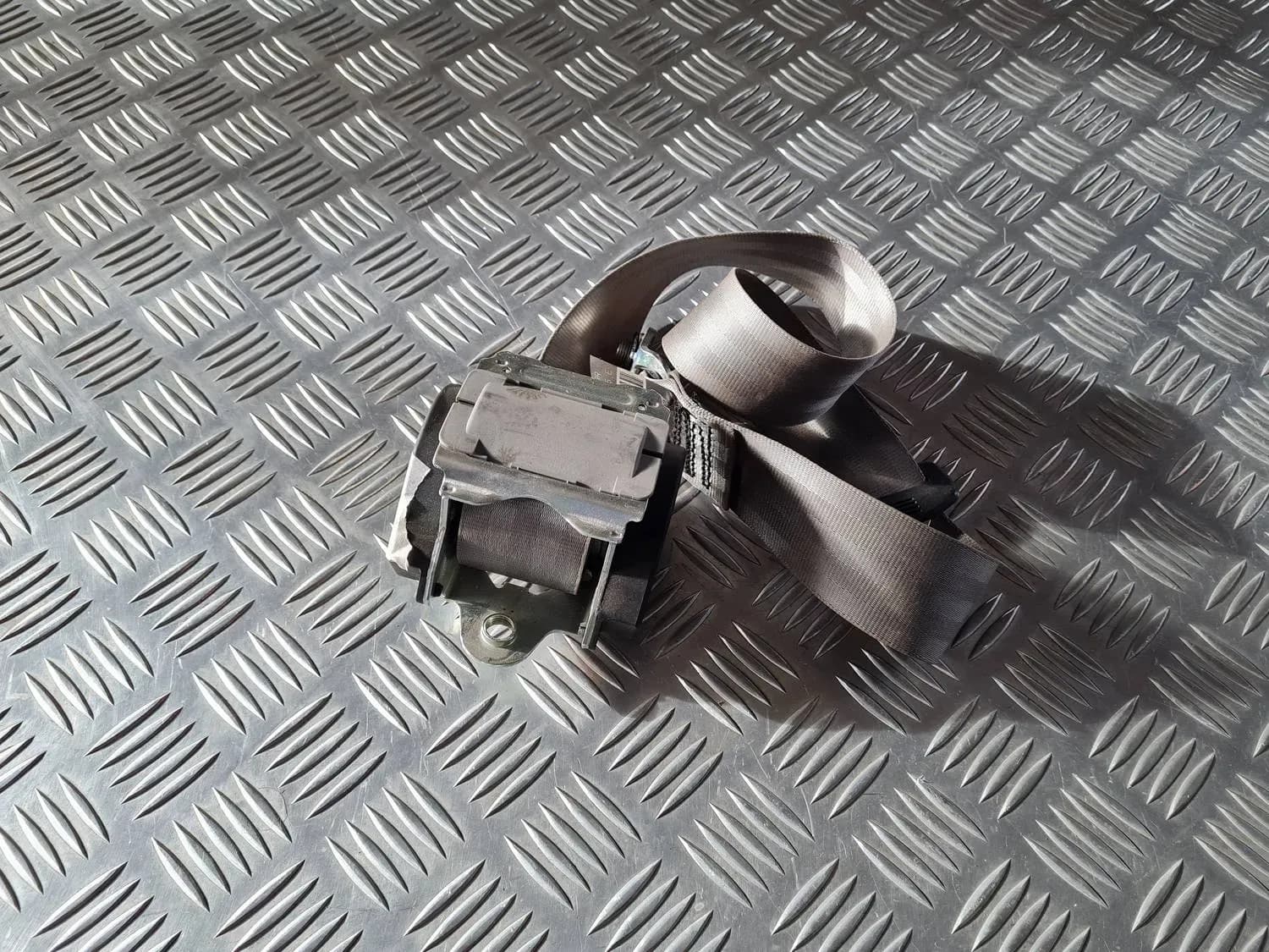 Ceinture de sécurité arrière gauche AUDI A6 2008 - foto 1