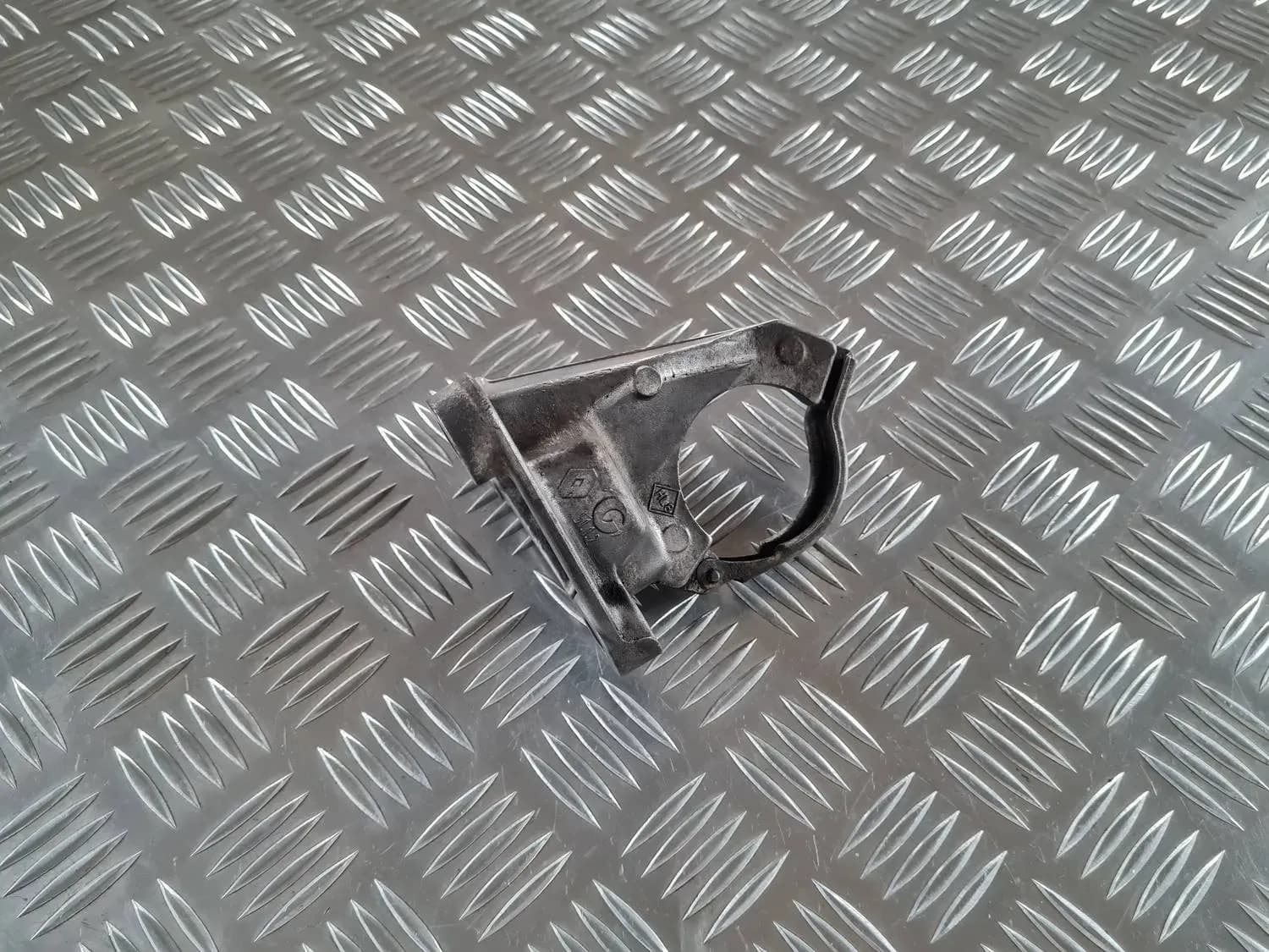 Support demi-essieu avant RENAULT SCENIC III 2011 - foto 1