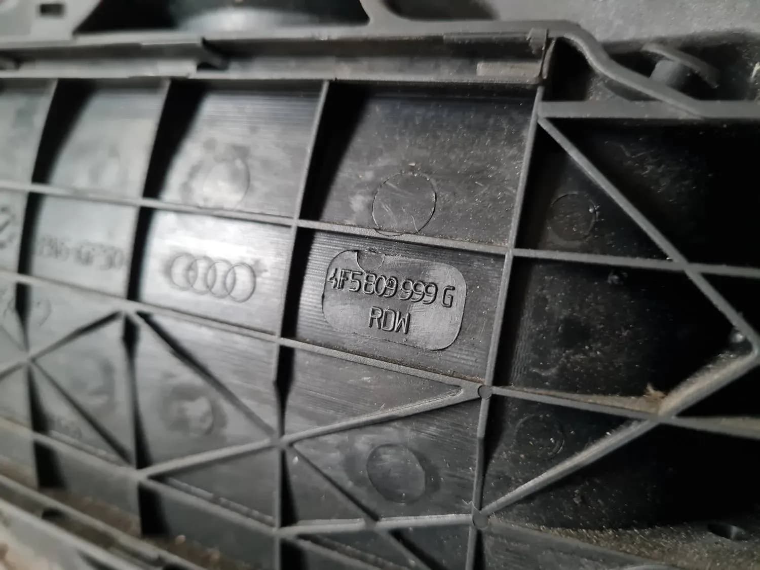 Bouchon du réservoir de carburant AUDI A6 2008 - foto 2
