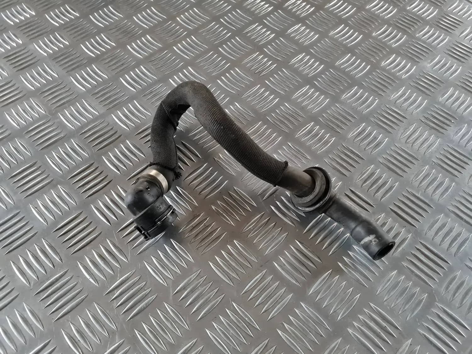 Chauffage des tuyaux de radiateurs AUDI A6 2008 - foto 1