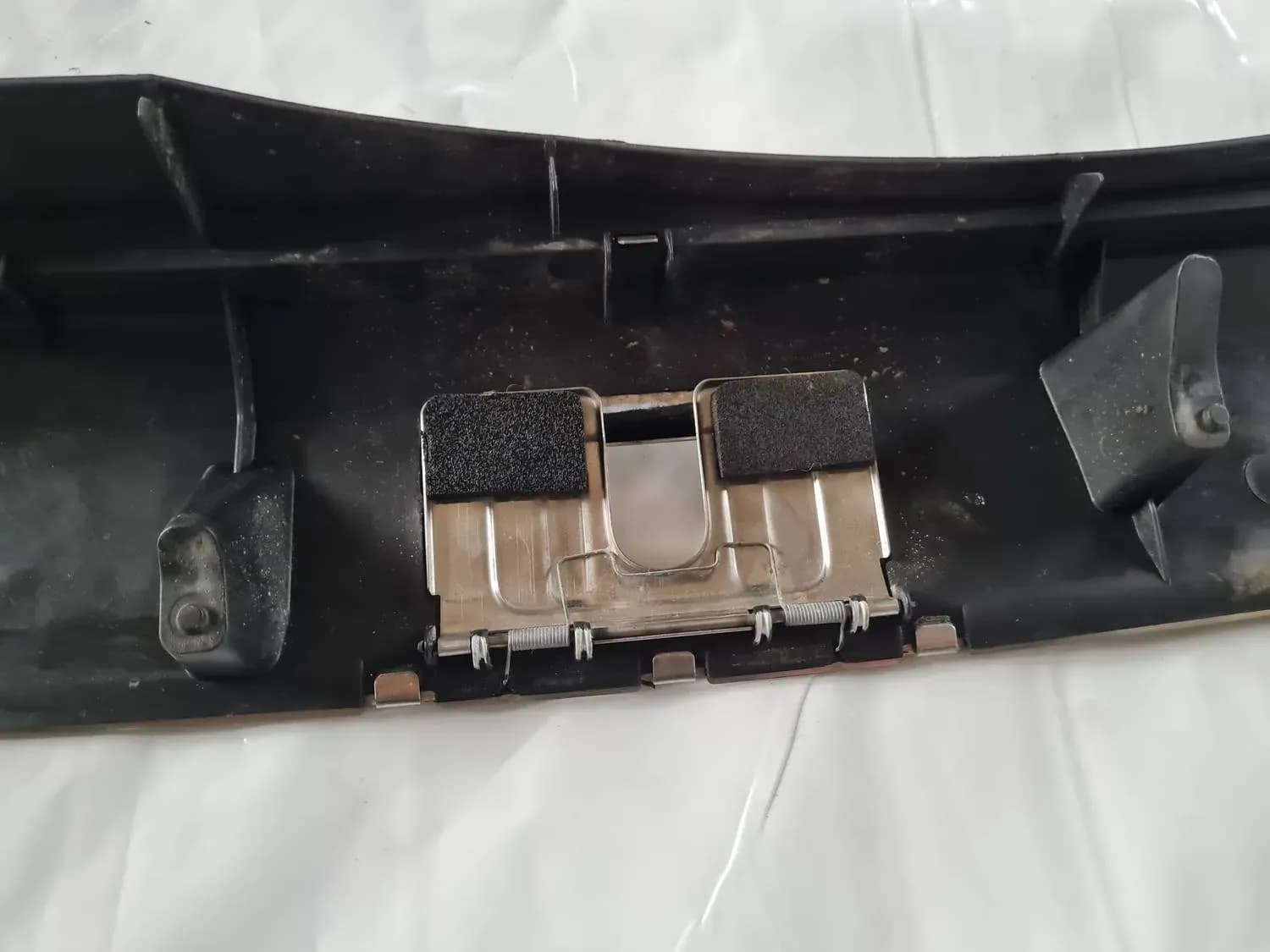 Couvercle de seuil de coffre à bagages AUDI A6 2008 - foto 5