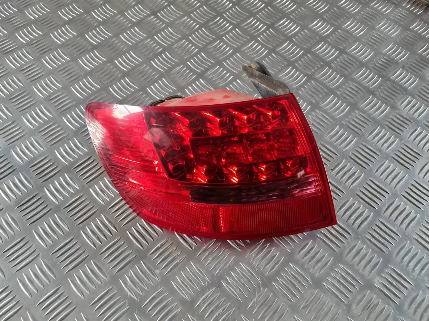 Feu arrière gauche AUDI A6 2008