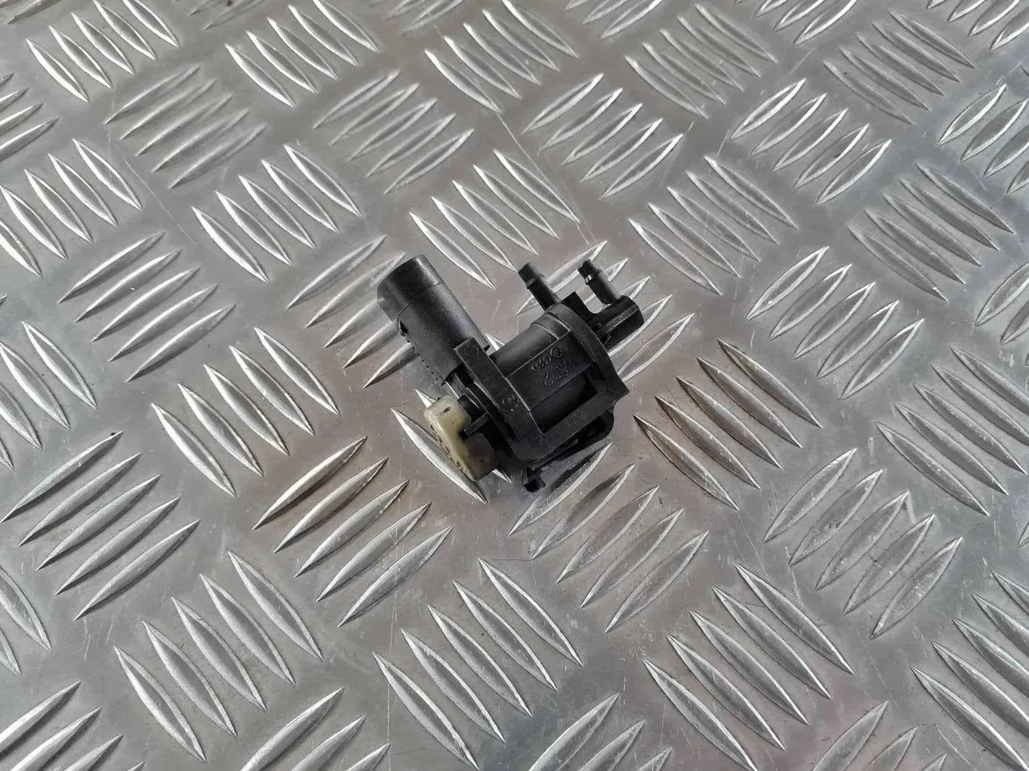 Électrovanne à vide AUDI A6 2008 - foto 1