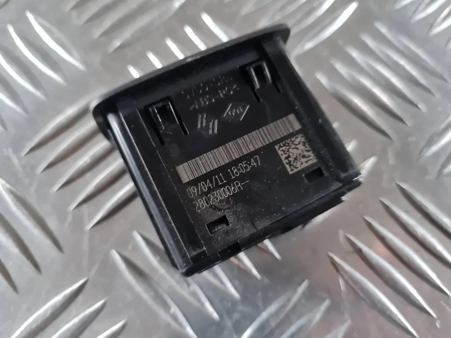 Adaptateur USB/AUX RENAULT SCENIC III 2011 - foto 2