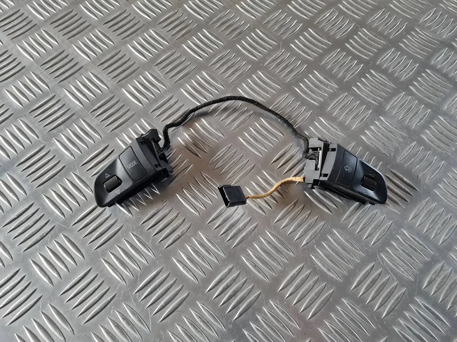 Bouton du volant AUDI A6 2008 - foto 1