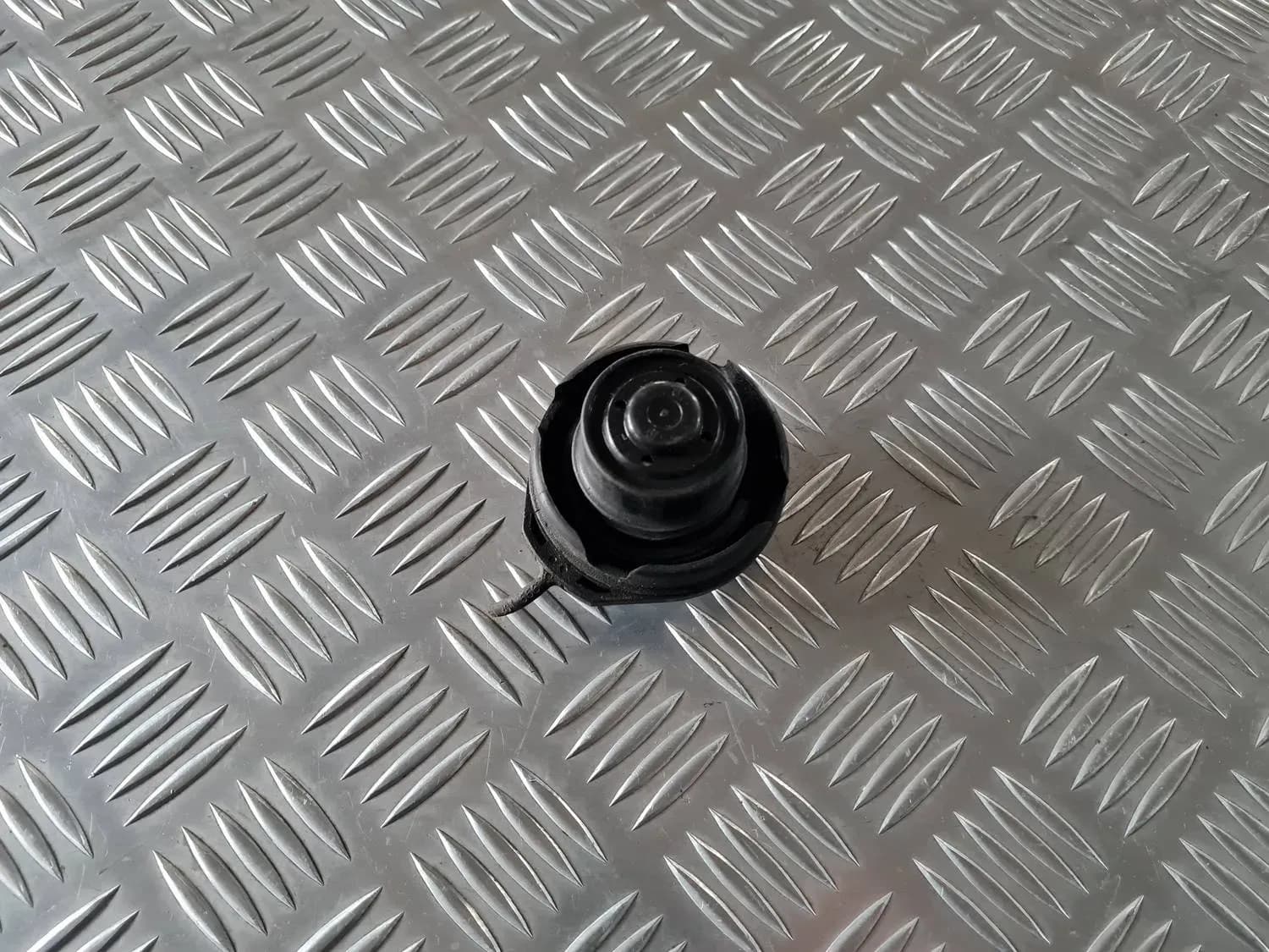 Bouchon du réservoir de carburant AUDI A6 2008 - foto 3