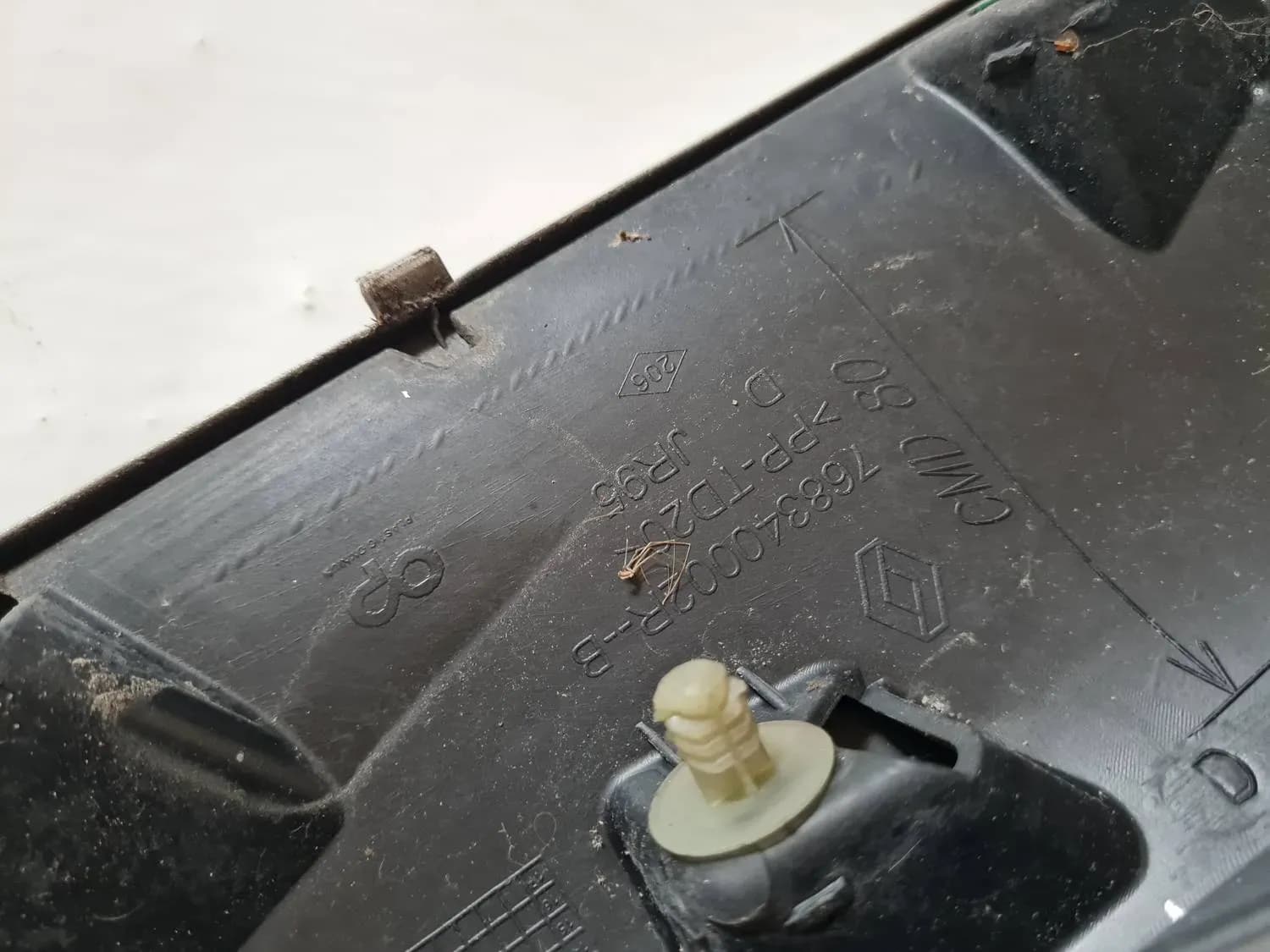 Couvercle de la jambe d'amortisseur avant RENAULT SCENIC III 2011 - foto 4
