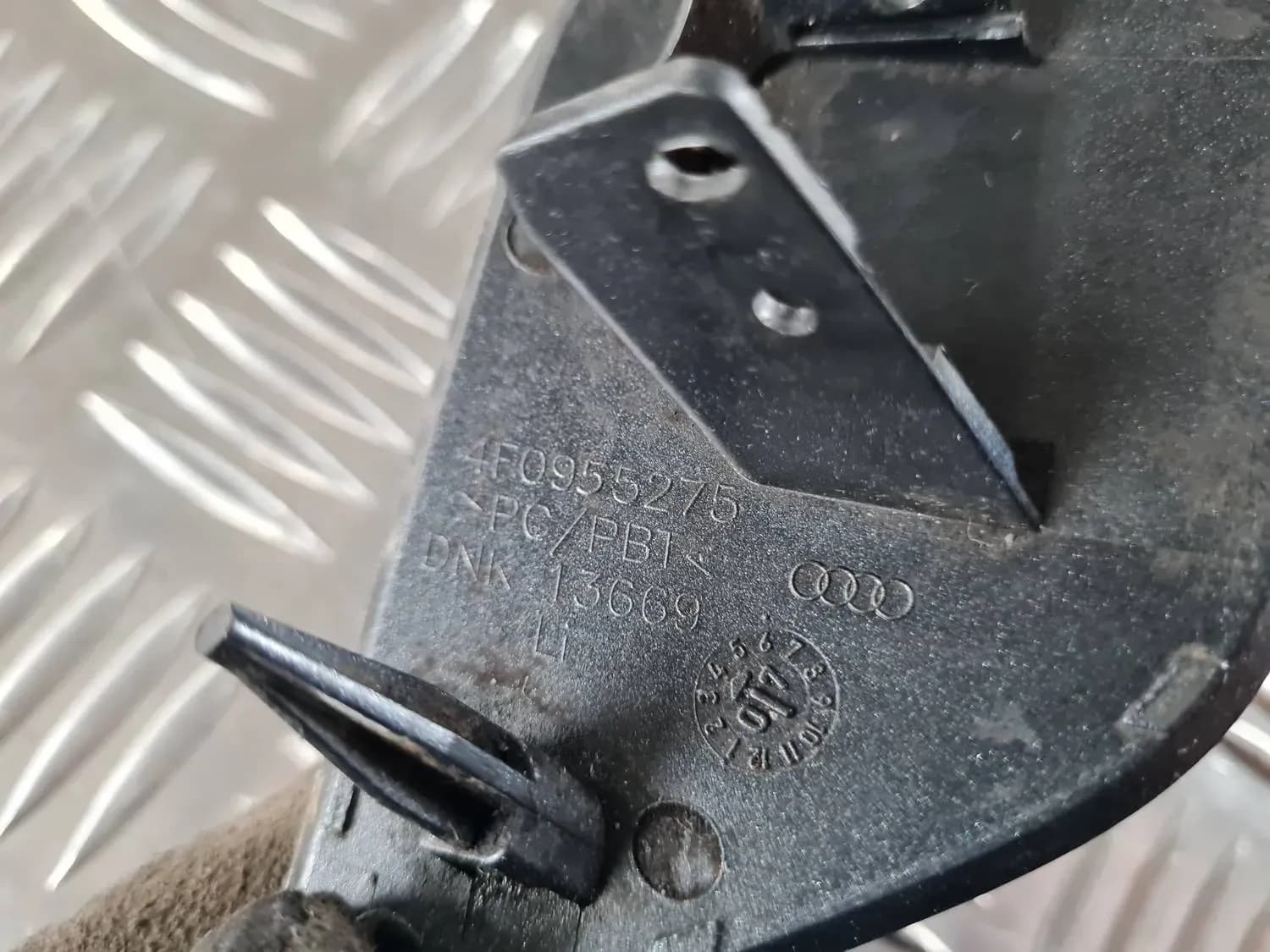 Couvercle de la buse de lave-phares AUDI A6 2008 - foto 2