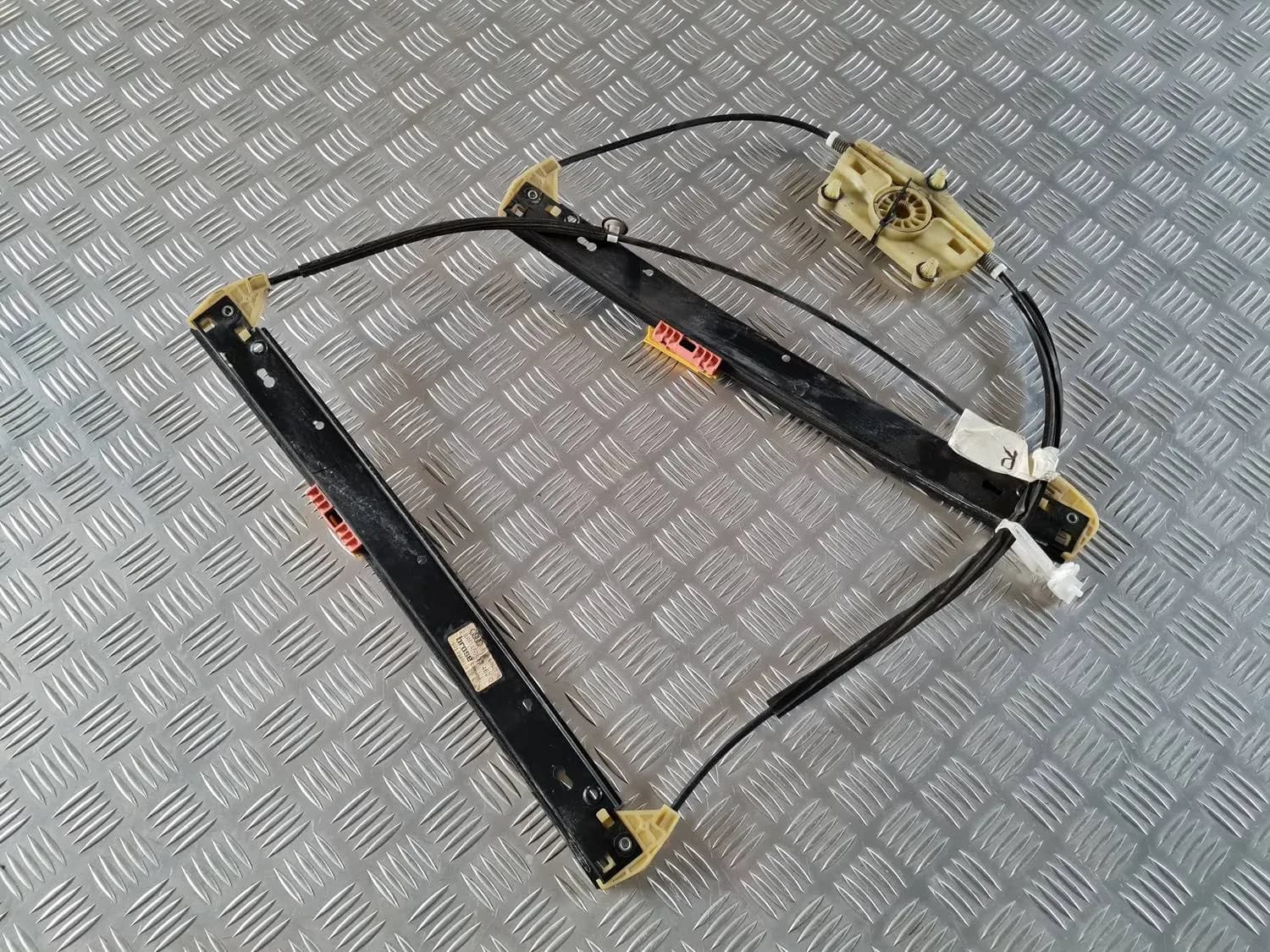 Mécanisme de levage du pare-brise avant droit AUDI A6 2008 - foto 1