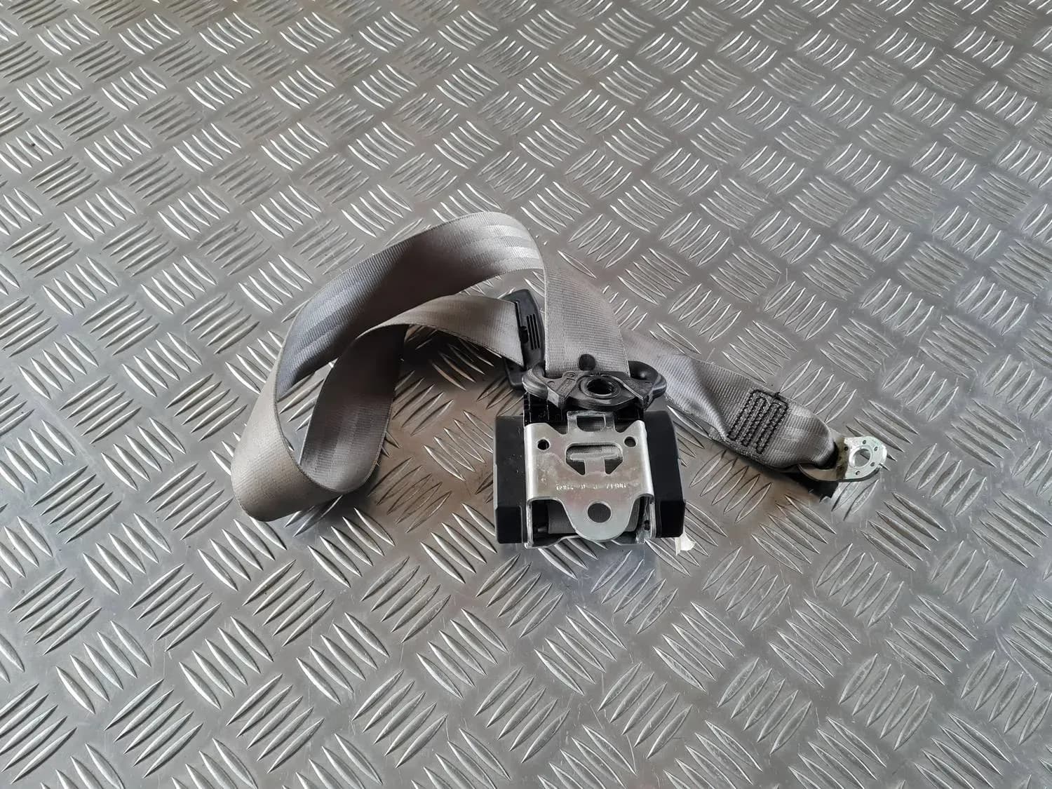 Ceinture de sécurité arrière moyenne AUDI A6 2008