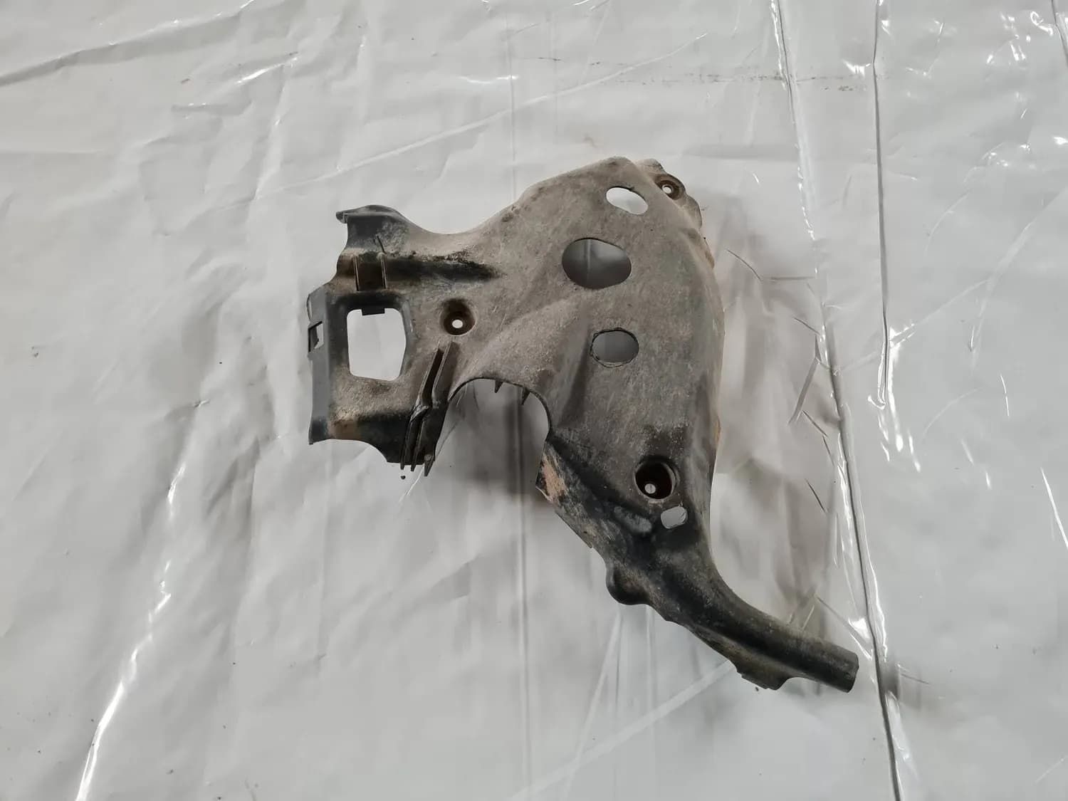 Protège-bras de suspension arrière AUDI A6 2008