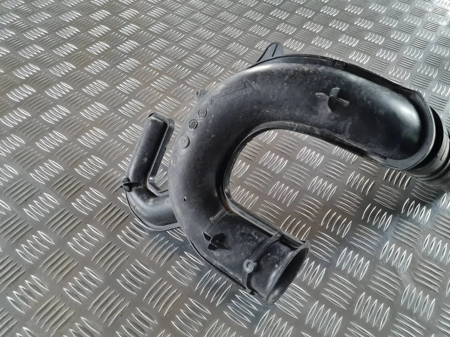 Conduit d’admission d’air RENAULT SCENIC III 2011 - foto 2