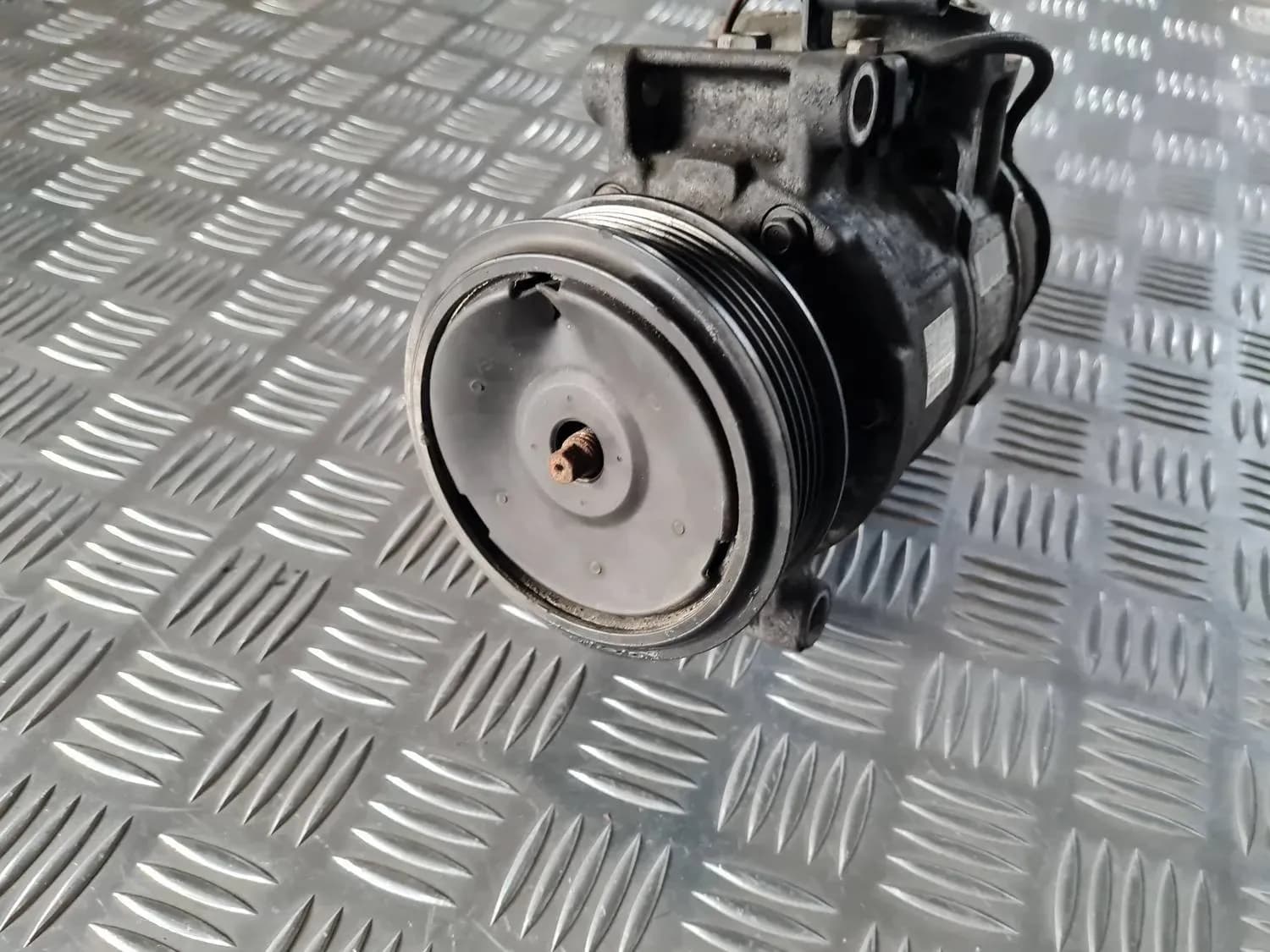 Compresseur de climatiseur AUDI A6 2008 - foto 3