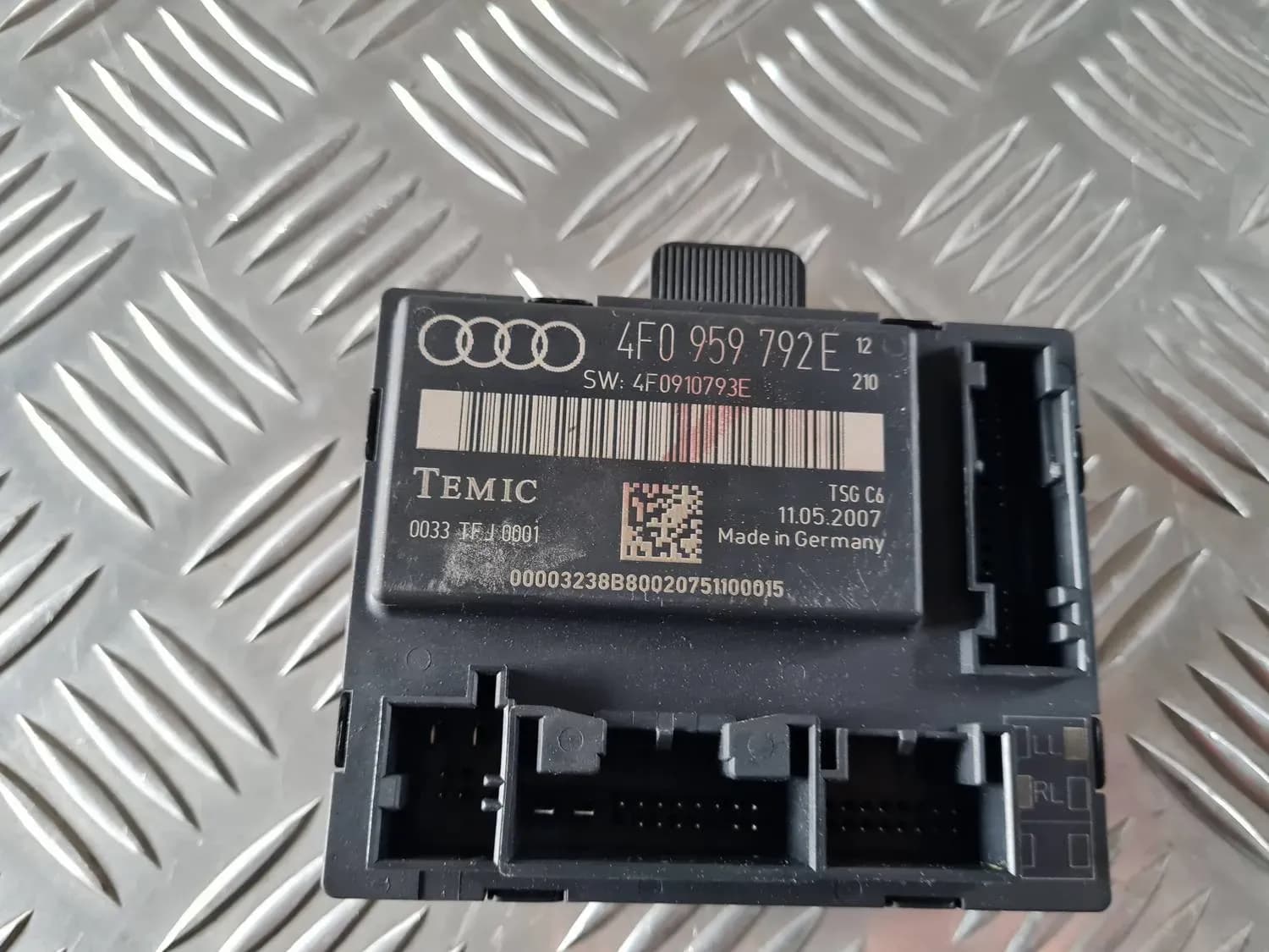 Unité de contrôle du confort AUDI A6 2008 - foto 2