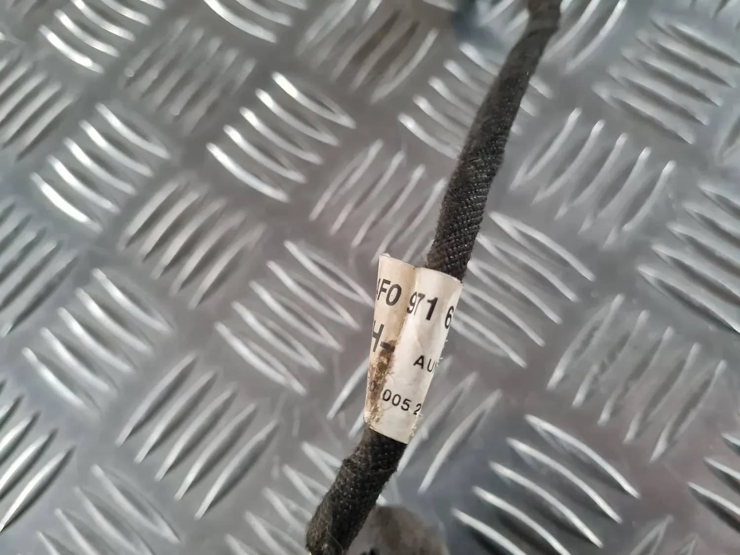 Fil du moteur de lève-vitre électrique AUDI A6 2008 - foto 3