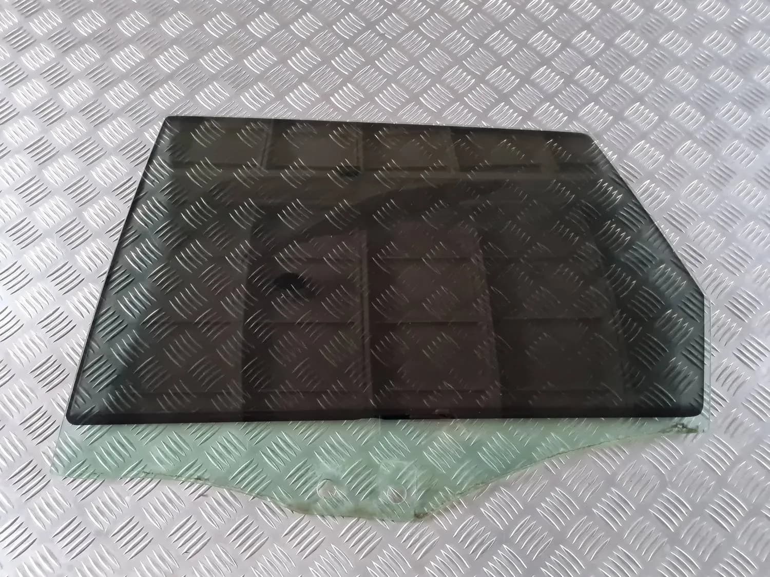 Vitre de la porte arrière gauche AUDI A6 2008 - foto 1