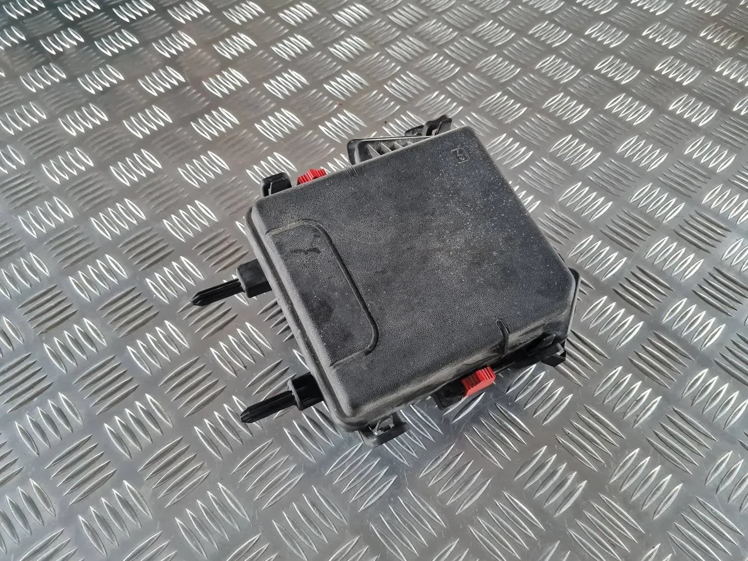 Boîtier de relais de fusibles RENAULT SCENIC III 2011 - foto 6