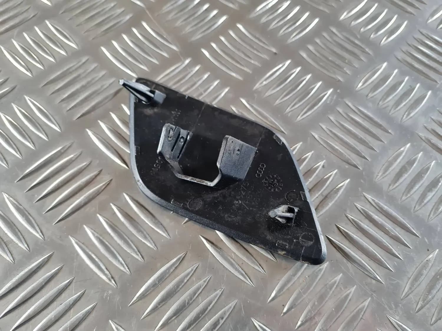 Couvercle de la buse de lave-phares AUDI A6 2008 - foto 5