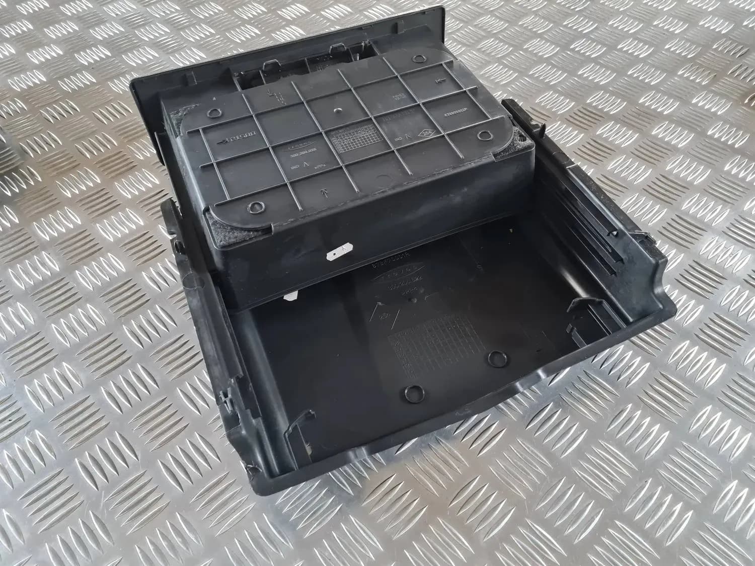 Compartiment de rangement dans le plancher RENAULT SCENIC III 2011 - foto 5