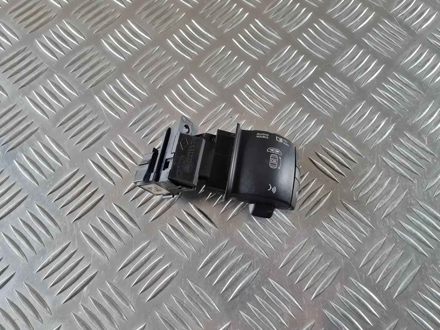 Commutateur multifonction au volant RENAULT SCENIC III 2011 - foto 4