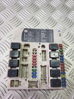 Bloc de fusibles NISSAN X-TRAIL 2008