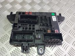 Bloc de fusibles OPEL INSIGNIA SPORTS TOURER 2010