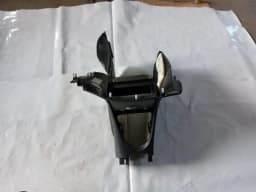 La plupart des garnitures de la console centrale HONDA CIVIC 2006