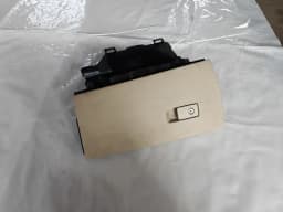 Compartiment de rangement côté passager VOLVO V70 2010