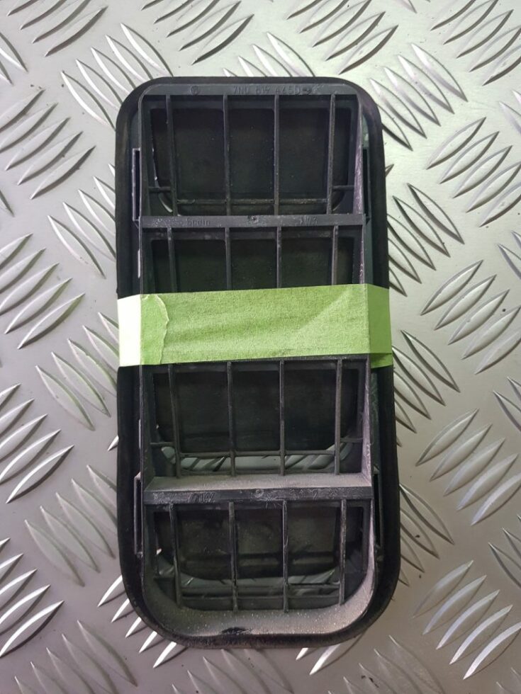 Virsbūves ventilācijas reste priekš VW GOLF 2014