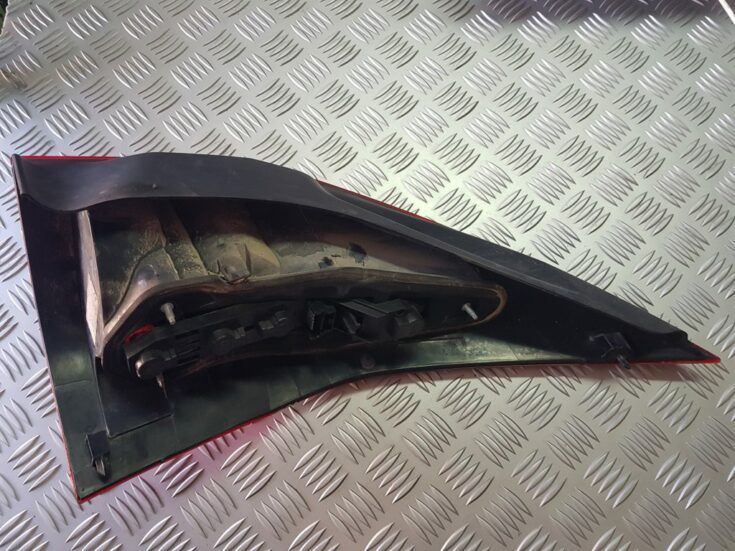 Aizmugurējais kreisais lukturis priekš RENAULT MEGANE 2004