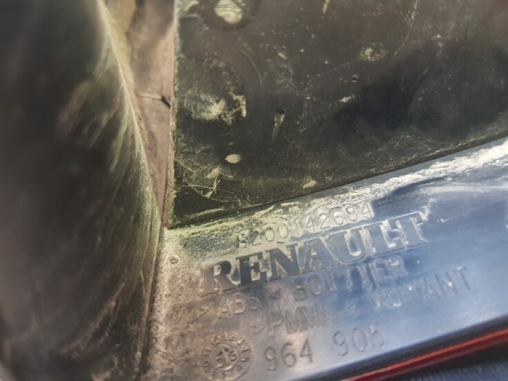 Aizmugurējais kreisais lukturis priekš RENAULT MEGANE 2004