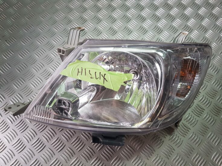 Aizmugurējais kreisais lukturis priekš TOYOTA HILUX 2009