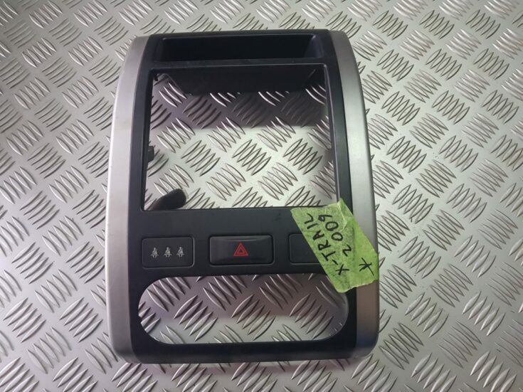 Mērinstrumentu paneļa dekoratīvais rāmis priekš NISSAN X-TRAIL 2008