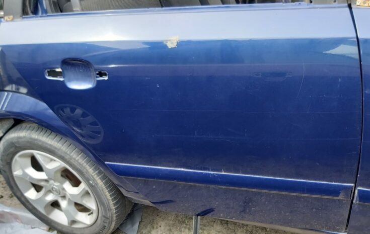 Aizmugurējās labās durvis priekš OPEL ASTRA H STATION WAGON 2007