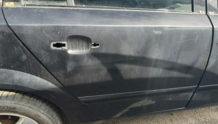 Aizmugurējās labās durvis priekš OPEL ASTRA H STATION WAGON 2009