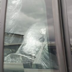 Aizmugurējais kreisais sānu stikls priekš RENAULT MEGANE 2004