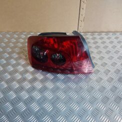 Aizmugurējais kreisais lukturis priekš PEUGEOT 407 2006