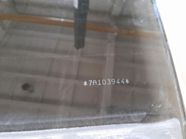 Aizmugurējo kreiso durvju stikls priekš RANGE ROVER SPORT 2007