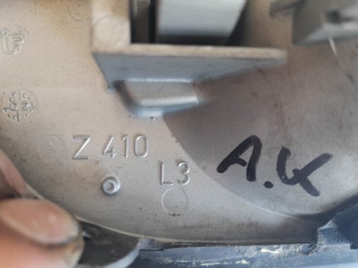 Aizmugurējais kreisais durvju rokturis priekš VOLVO V70 2003 SILVER