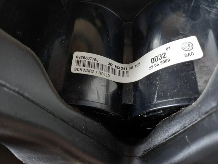 Centrālās konsoles apdares lielākā daļa priekš VW PASSAT CC 2009