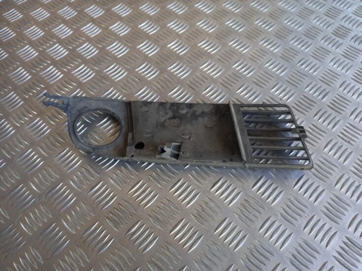 Bufera reste priekš AUDI A6 1998