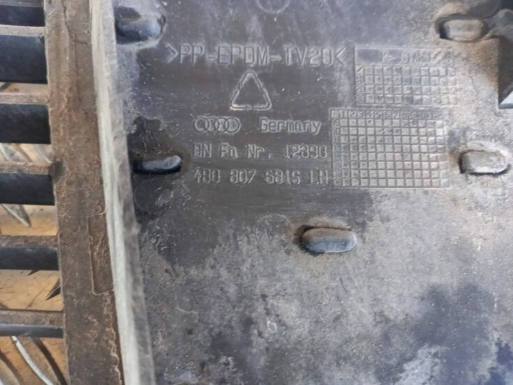 Bufera reste priekš AUDI A6 1998