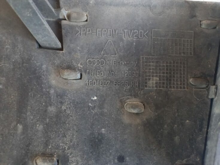 Bufera reste priekš AUDI A6 1998