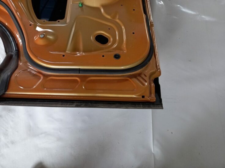 Aizmugurējās kreisās durvis priekš LAND ROVER FREELANDER 2007