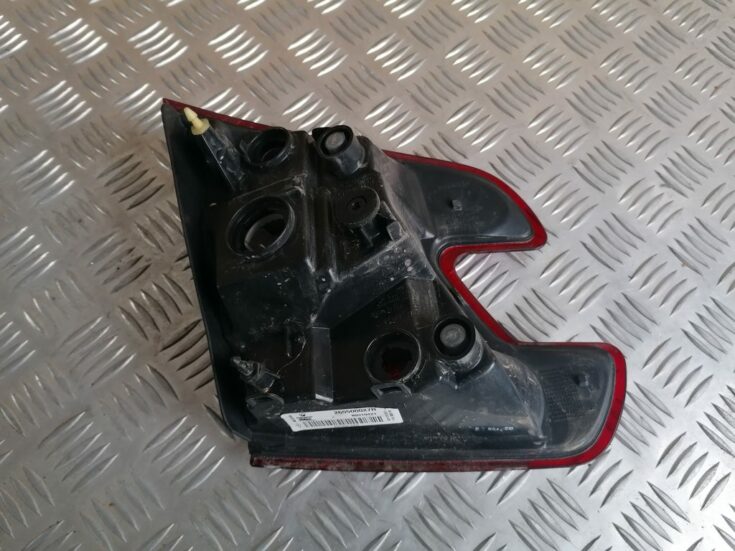 Aizmugurējais labais lukturis priekš RENAULT MEGANE 2011